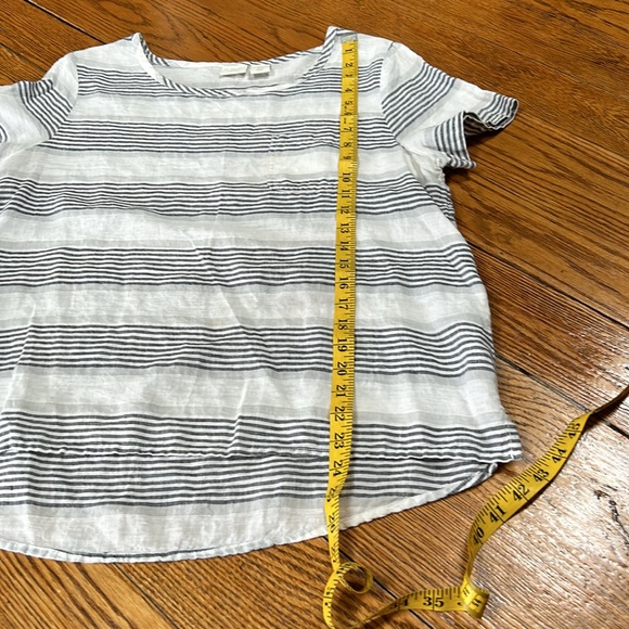 St. Tropez West 100% linen white and gray striped top. Front pocket, Size Large - Picture 9 of 10